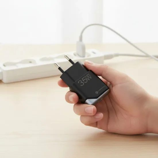 Ultra tenký síťový adaptér GaN III 1 x Type C PD QC4.0 3A 35W černá - FORCELL F-ENERGY