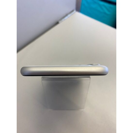Apple iPhone 11 64GB bílý - použitý (A)