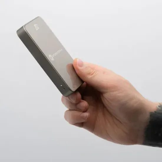 Tenká powerbanka Forcell F-Energy Super Slim F10k8 s MagSafe PD3.0 QC4.0 15W 10000mAh - béžová