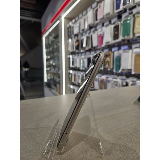 Apple iPhone 11 64GB bílý - použitý (C)