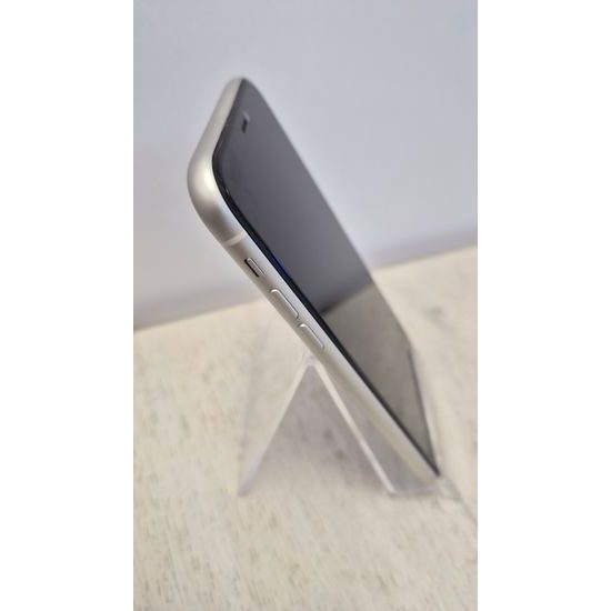 Apple iPhone 11 128GB bílý - použitý (A-)