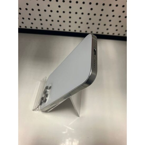 Apple iPhone 16 Pro 128GB bílý - použitý (C)