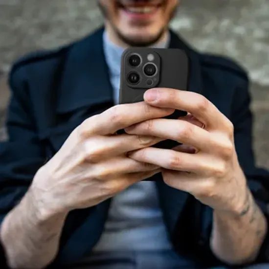 Obal / kryt na Apple iPhone 17 černý - Silicone Mag Cover