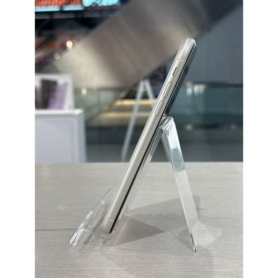 Apple iPhone 11 64GB bílý - použitý (B-)
