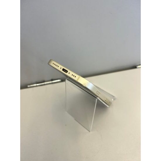 Apple iPhone 15 128GB žlutý - použitý (B-)