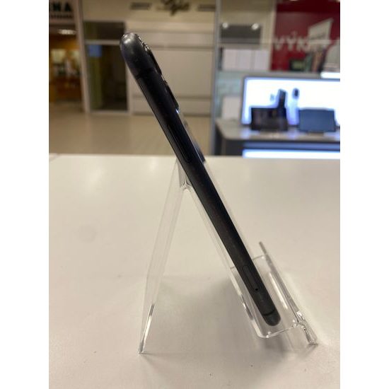 Apple iPhone 11 64GB černý - použitý (B-)