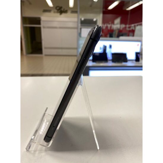 Apple iPhone 11 64GB černý - použitý (A-)
