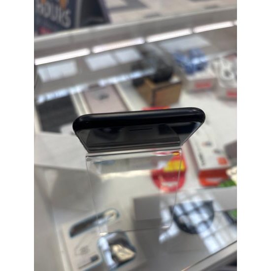 Apple iPhone SE 2020 64GB šedý - použitý (C)