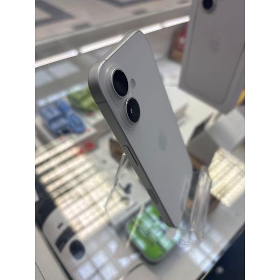Apple iPhone 16 128GB bílá - zánovní