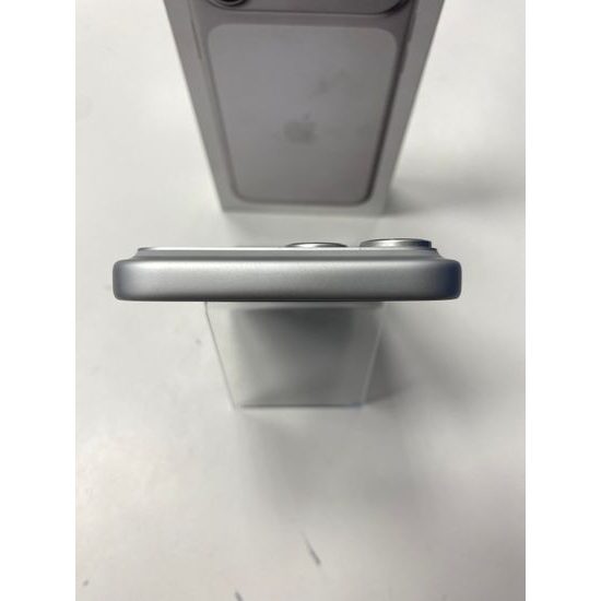 Apple iPhone 17 Pro Max 256GB stříbrný - použitý (A)
