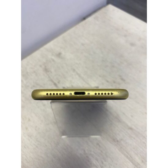 Apple iPhone 11 128GB žlutý - použitý (B-)