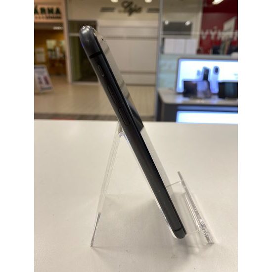 Apple iPhone 11 64GB černý - použitý (A-)