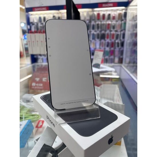 Apple iPhone 16 128GB černá - zánovní