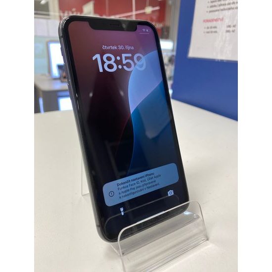 Apple iPhone 11 64GB černý - použitý (A-)