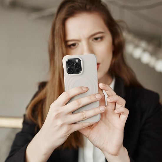 Obal / kryt na Apple iPhone 15 bílý - MagCover