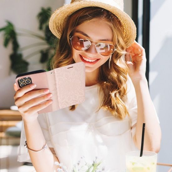 Pouzdro / Obal na Samsung Galaxy A22 5G starorůžová mandala - knížkové Forcell MEZZO