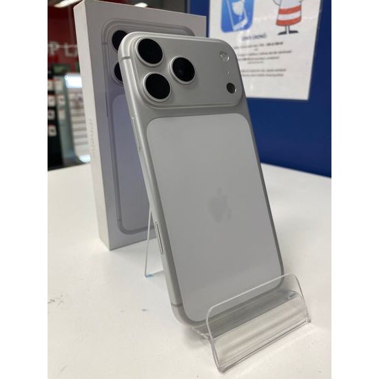 Apple iPhone 17 Pro Max 256GB stříbrný - použitý (A)
