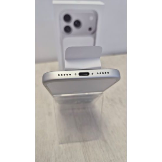 Apple iPhone 17 Pro 12GB/256GB bílý - Zánovní