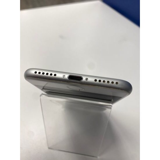 Apple iPhone 8 64 GB stříbrný - použitý (B+)