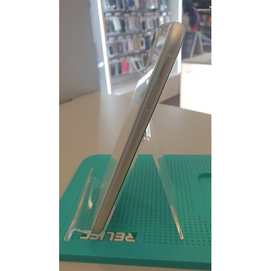 Apple iPhone 11 256GB bílý - použitý (C)