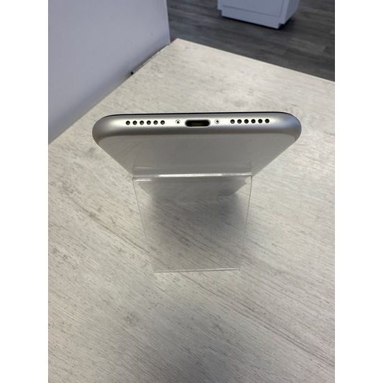 Apple iPhone 11 64GB bílý - použitý (A-)