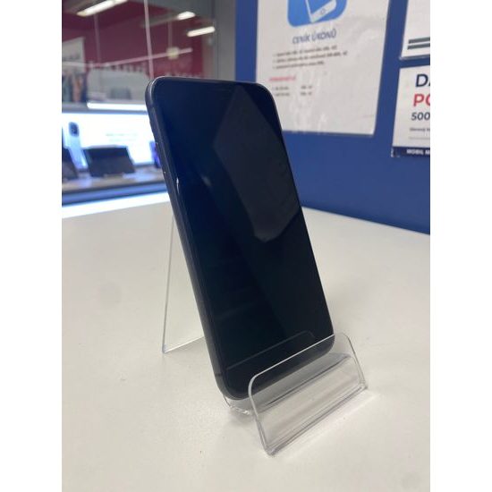 Apple iPhone 11 64GB černý - použitý (B-)