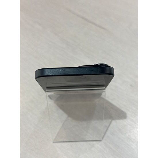 Apple iPhone 15 128GB černý - použitý (B-)