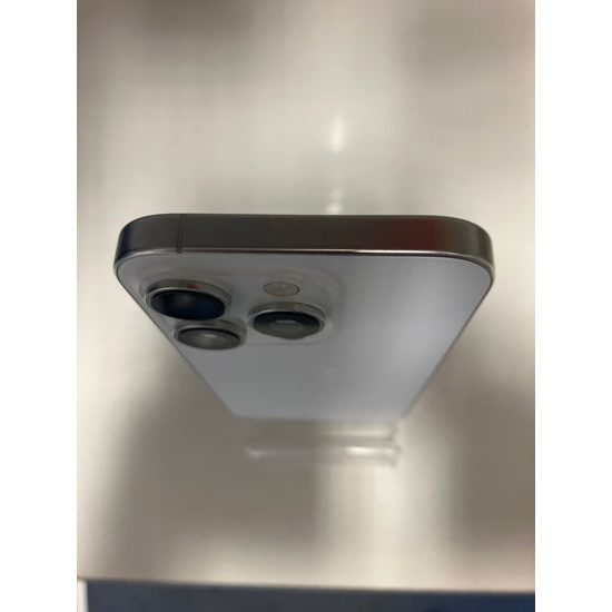 Apple iPhone 16 Pro 128GB bílý - použitý (C)