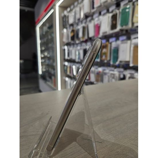 Apple iPhone 11 64GB bílý - použitý (C)