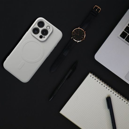 Obal / kryt na Apple iPhone 15 PRO bílý - Silicone Mag Cover