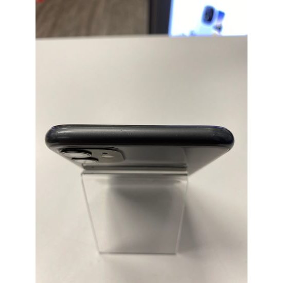 Apple iPhone 11 64GB černý - použitý (A-)