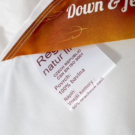 Vankúš z peria Down & feather collection - trojkomorový