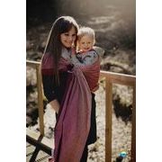 LITTLE FROG RING SLING - RUBY CUBE - L (2,3 M) - LITTLE FROG /BELOVED SLINGS RING SLING{% if kategorie.adresa_nazvy[0] != zbozi.kategorie.nazev %} - ŠÁTKY{% endif %}