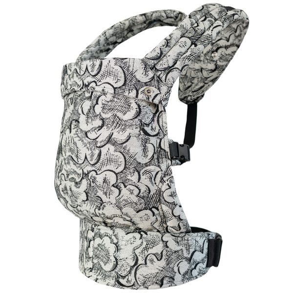 QUSY NOSÍTKO STANDARD 2.0 - CARTOON SKY MONO - STANDARD - VEL. 62 - 2 ROKY{% if zbozi.kategorie.adresa_nazvy[0] != zbozi.kategorie.nazev %} - NOSÍTKA{% endif %}