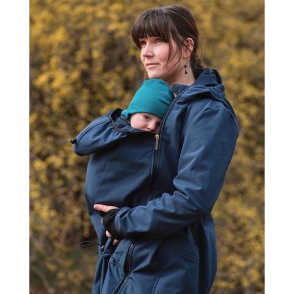 SOFTSHELLOVÁ TĚHOTENSKÁ A NOSÍCÍ BUNDA ANDREA - TMAVĚ MODRÁ - JOŽÁNEK NOSÍCÍ OBLEČENÍ{% if zbozi.kategorie.adresa_nazvy[0] != zbozi.kategorie.nazev %} - NOSÍCÍ OBLEČENÍ{% endif %}