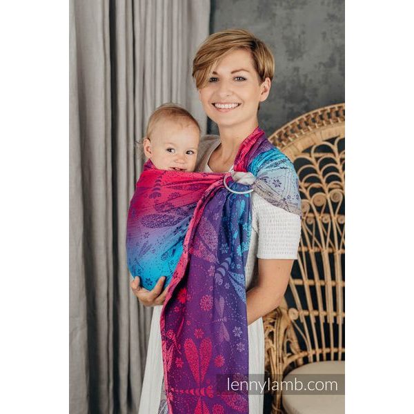 LENNY LAMB RING SLING - DRAGONFLY- FAREWELL TO THE SUN - STANDARD 1.8M - LENNYLAMB RING SLING{% if zbozi.kategorie.adresa_nazvy[0] != zbozi.kategorie.nazev %} - ŠÁTKY{% endif %}