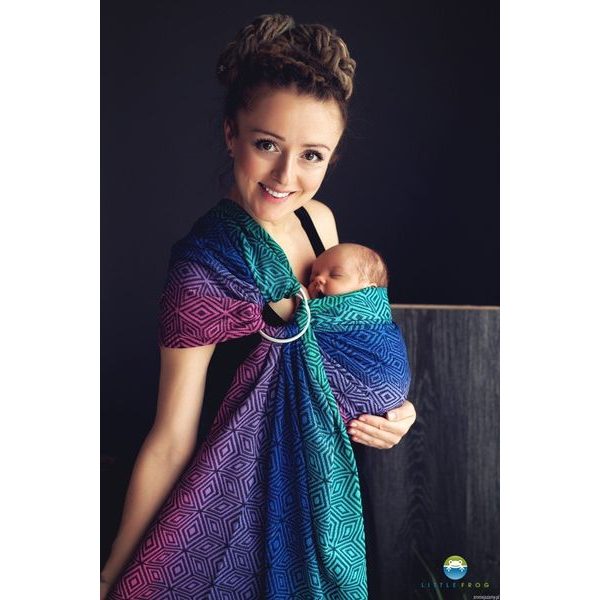 LITTLE FROG RING SLING - DARK AURORA CUBE -  S (2. JAKOST) - LITTLE FROG /BELOVED SLINGS RING SLING{% if zbozi.kategorie.adresa_nazvy[0] != zbozi.kategorie.nazev %} - ŠÁTKY{% endif %}