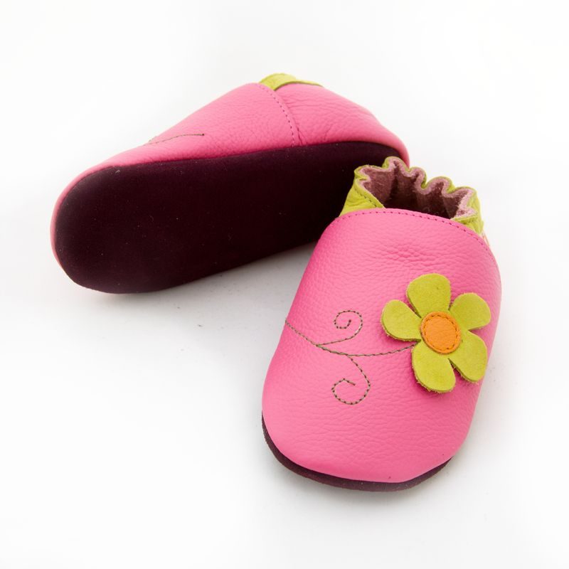 LILIPUTI CAPÁČKY RŮŽOVÉ SE ZELENOU KYTIČKOU - CELOROČNÍ KLASICKÉ - NA NOŽIČKY