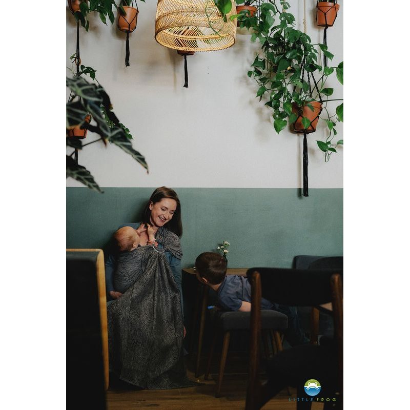 LITTLE FROG RING SLING - NIGHT WILDNESS LEN - M (2,1 M) - LITTLE FROG /BELOVED SLINGS RING SLING - ŠÁTKY
