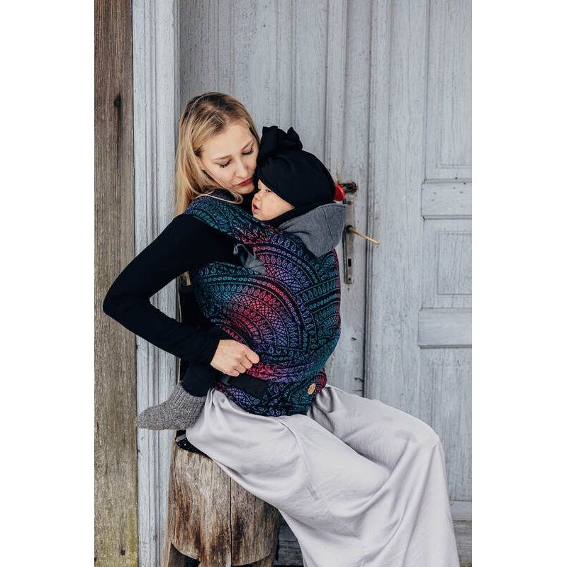 LENNYHYBRID NOSÍTKO STANDARD - PEACOCK'S TAIL - BLACK OPAL (MERINO, HEDVÁBÍ, KAŠMÍR) - LENNYHYBRID - NOSÍTKA