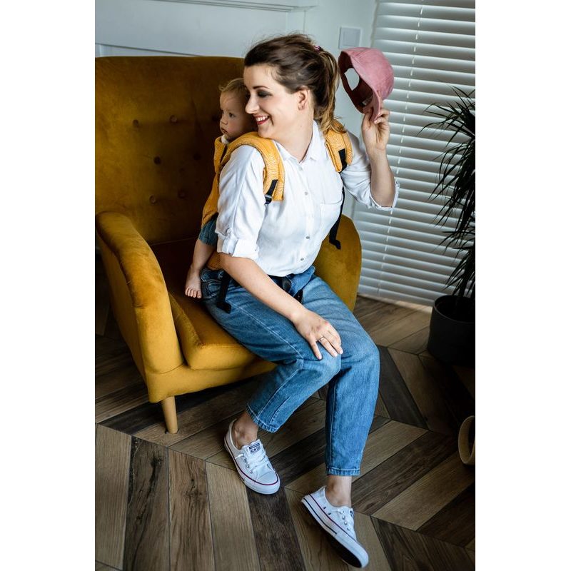 QUSY NOSÍTKO STANDARD 2.0 - SAND STORIES MUSTARD - QUSY - NOSÍTKA