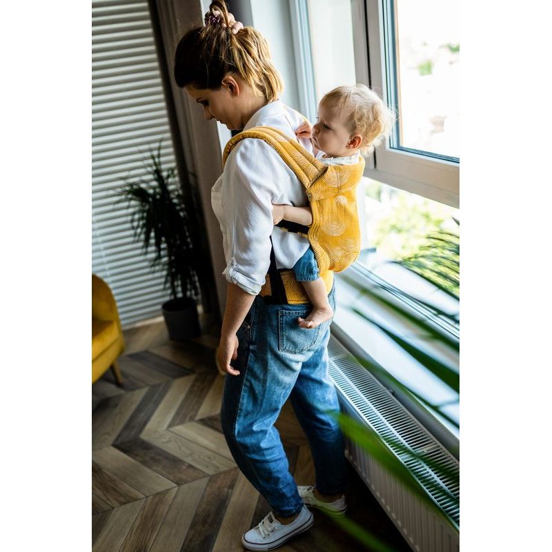 QUSY NOSÍTKO STANDARD 2.0 - SAND STORIES MUSTARD - QUSY - NOSÍTKA