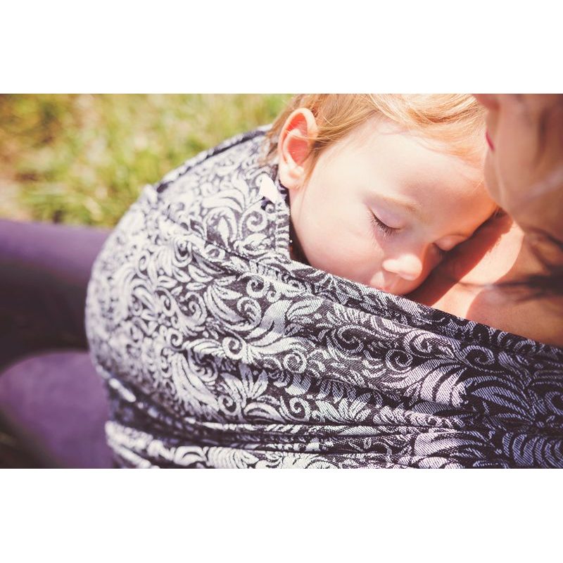 LENIRE ŠÁLA ZE ŠÁTKOVINY - FLORA MONOCHROME - MÓDNÍ DOPLŇKY ZE ŠÁTKOVINY - NOSÍCÍ OBLEČENÍ