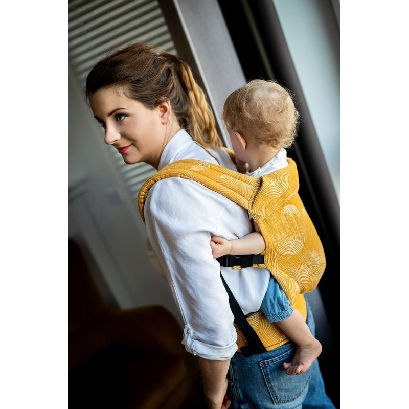 QUSY NOSÍTKO STANDARD 2.0 - SAND STORIES MUSTARD - QUSY - NOSÍTKA