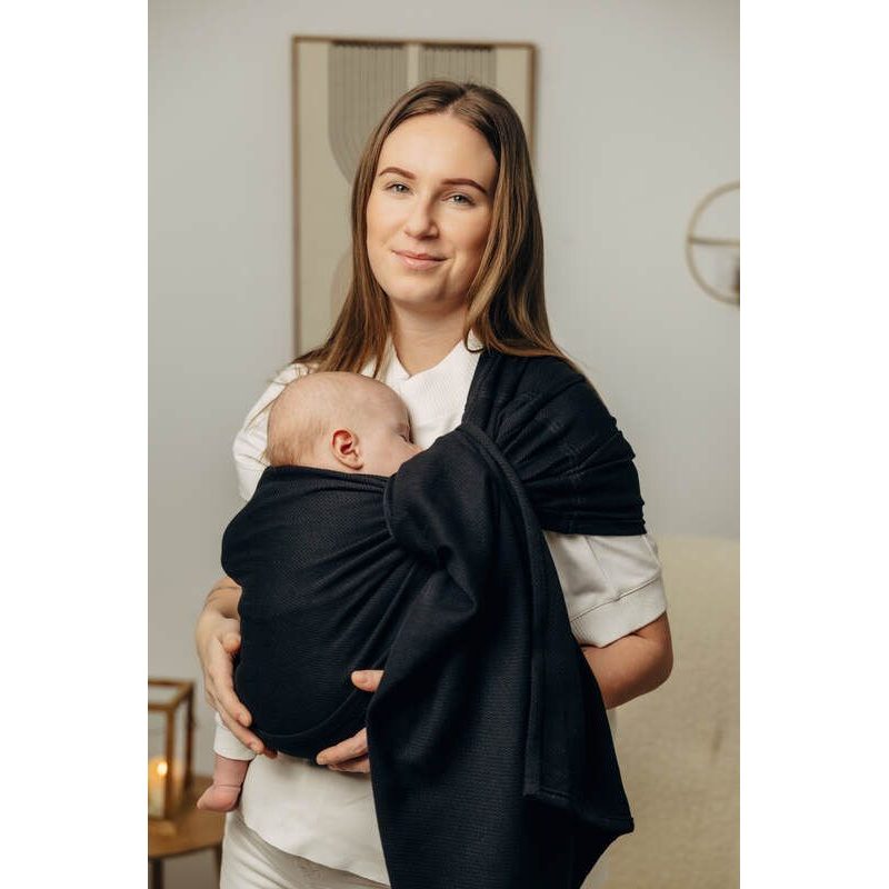 LENNYLAMB BASIC LINE RING SLING - LITTLE HERRINGBONE BLACK EBONY - STANDARD 1,8M - LENNYLAMB RING SLING - ŠÁTKY