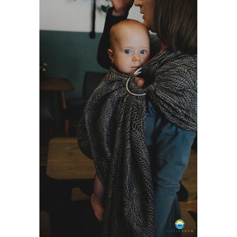 LITTLE FROG RING SLING - NIGHT WILDNESS LEN - S (1,7 M) - LITTLE FROG /BELOVED SLINGS RING SLING - ŠÁTKY