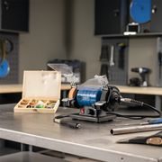 SCHEPPACH HG 35 DVOUKOTOUČOVÁ BRUSKA/LEŠTIČKA SE SYSTÉMEM FLEXIDRIVE - DVOUKOTOUČOVÉ BRUSKY - ELEKTRICKÉ NÁŘADÍ