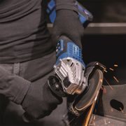 SCHEPPACH BC-AG125-X-SET S 20 V IXES AKU ÚHLOVÁ BRUSKA + 2AH BATERIE + NABÍJEČKA 2,4 A - AKU UHLOVÉ BRUSKY - AKU NÁŘADÍ