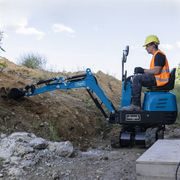 SCHEPPACH EXC 815 - MINIBAGR - NAKLADAČE, MINIBAGRY - STAVEBNÍ TECHNIKA