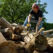 POWERPLUS POWXG10027 ELEKTRICKÁ ŘETĚZOVÁ PILA 2 700W 450MM - ELEKTRICKÉ ŘETĚZOVÉ PILY - ZAHRADA